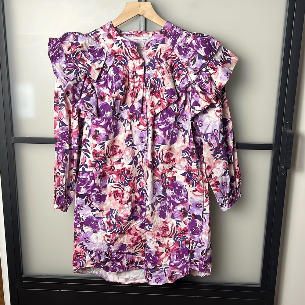 NWT Something Navy FLORAL PRINT RUFFLE SHIFT DRESS IN PURPLE COMBO Size XS